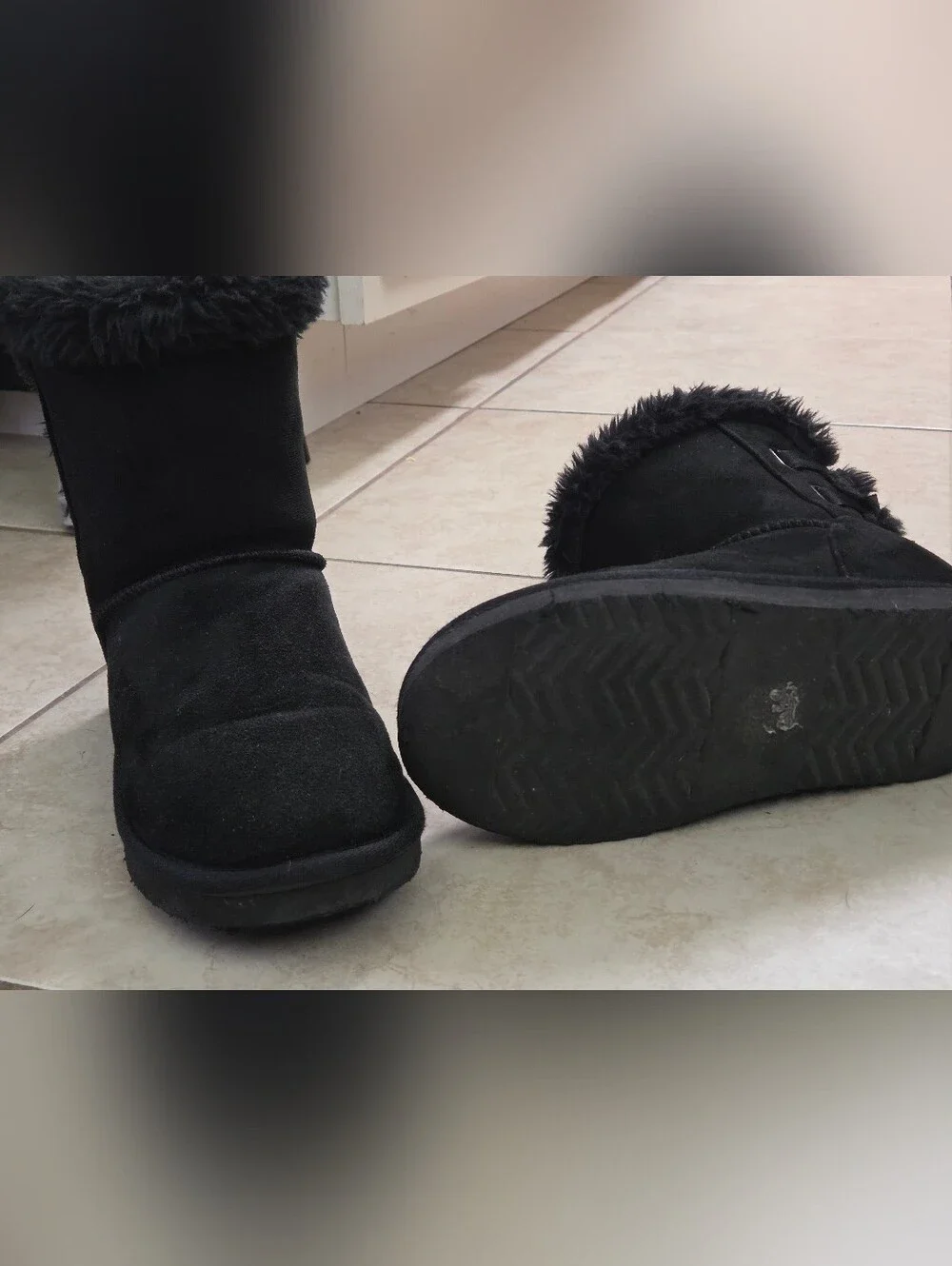 Black Faux Fur Bow Winter Boots – Girls Size 3